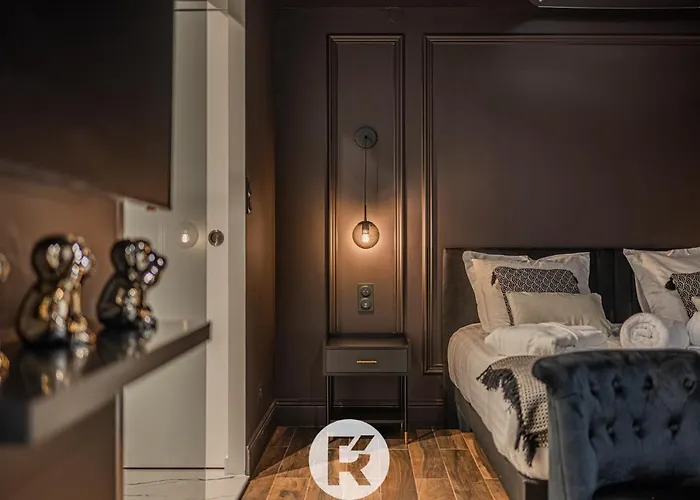 R\'Apparts The Love Nest Suite